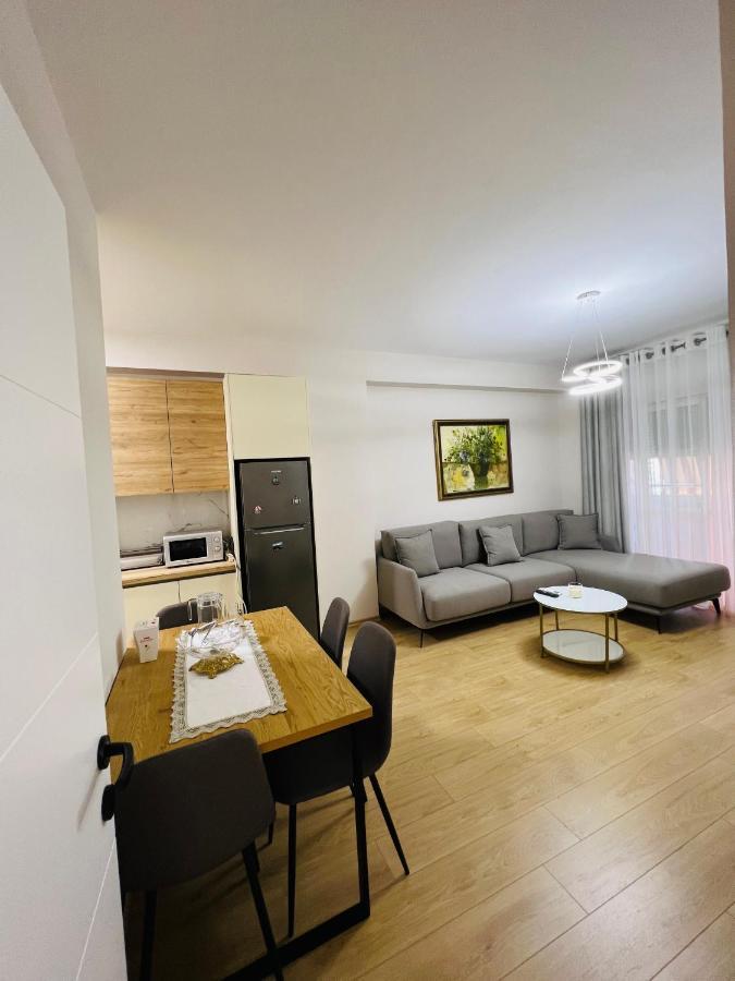 Lovely Apartment, Free Parking Tirana Exterior foto